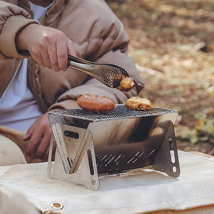 Grillades retournées à la pince sur le barbecue GrillFlam